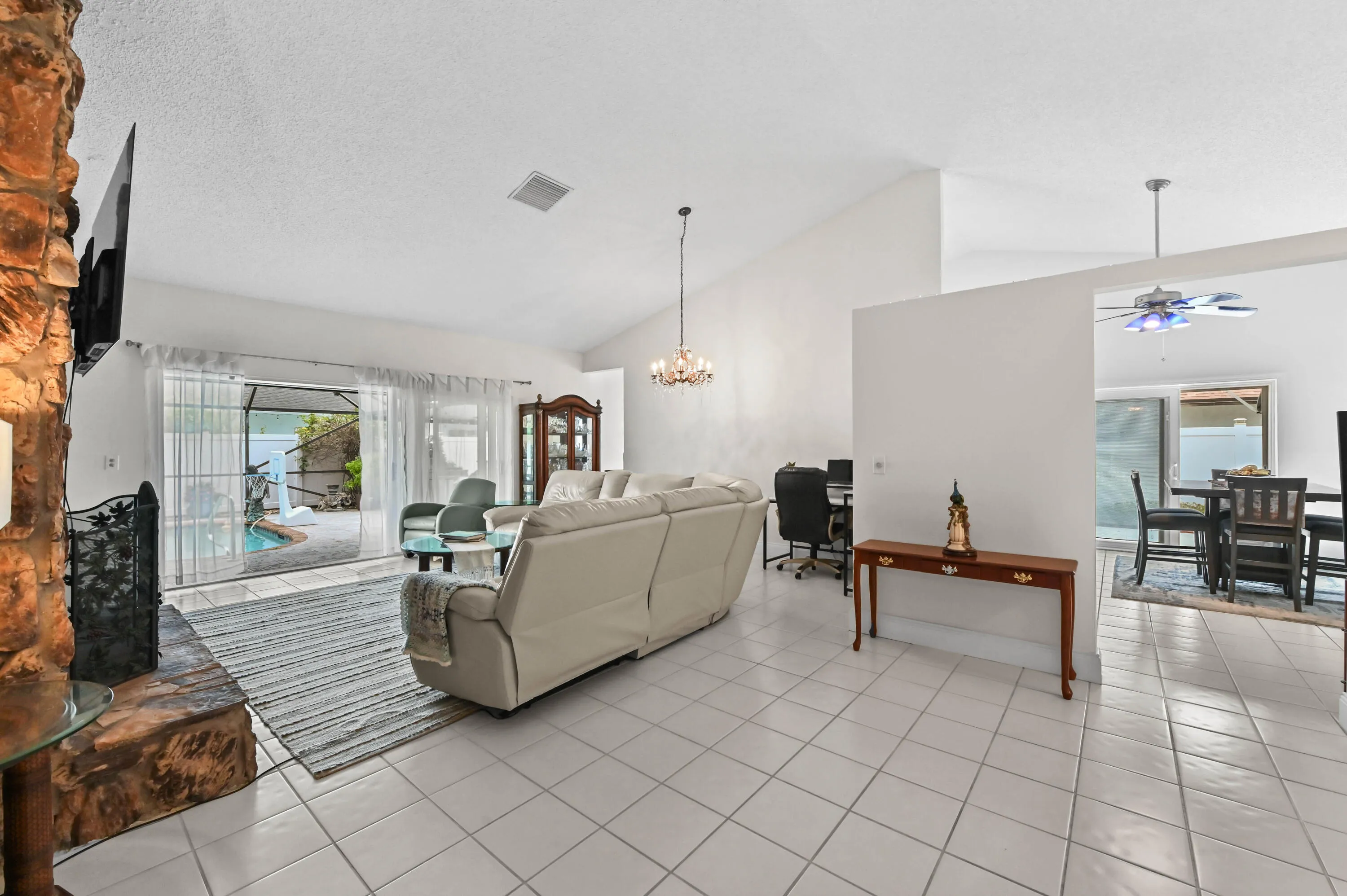 08 Living room 03