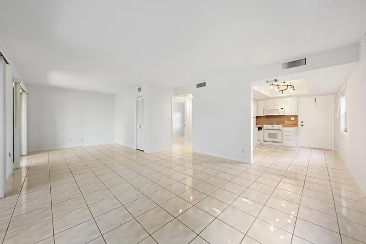 300 Inlet Way 3 Living 2