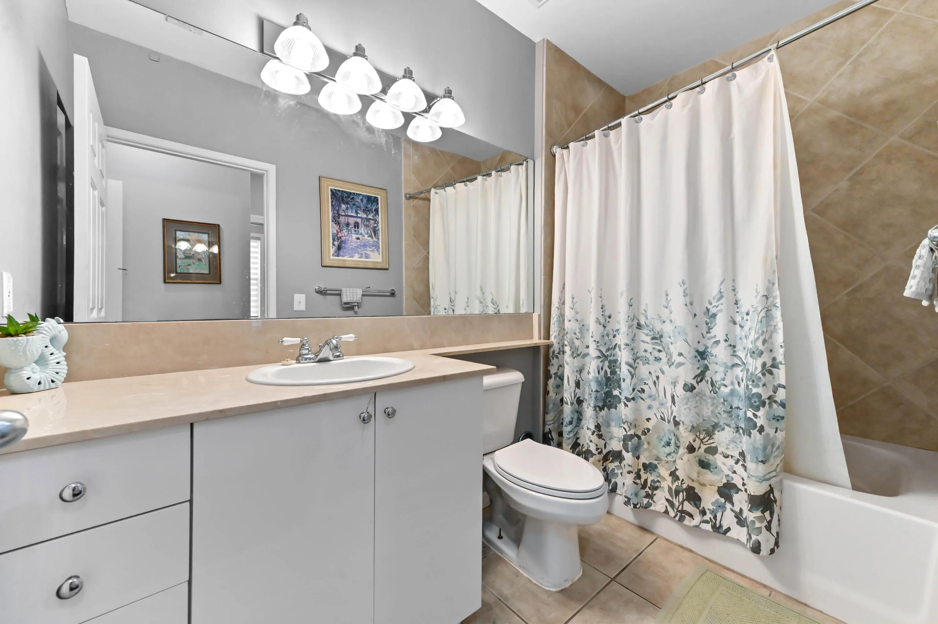 22 bathroom 01