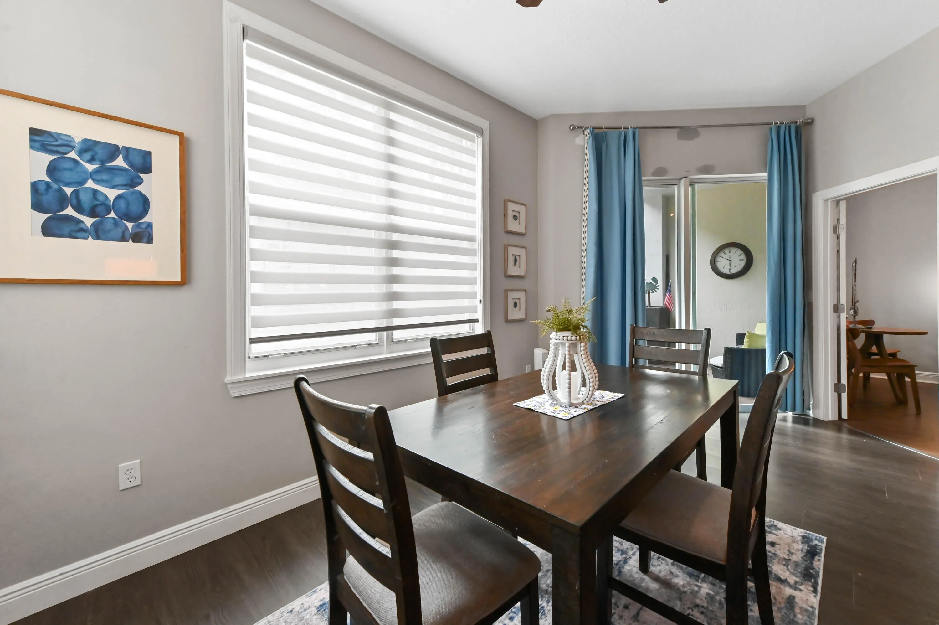 10 dining area 03