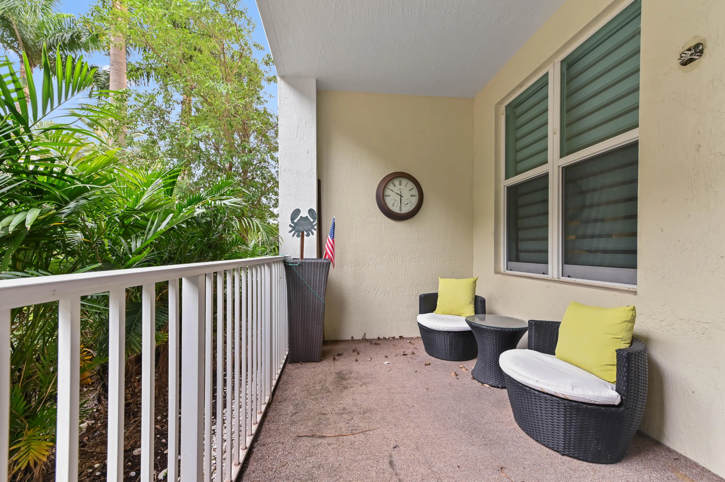 22 porch 01