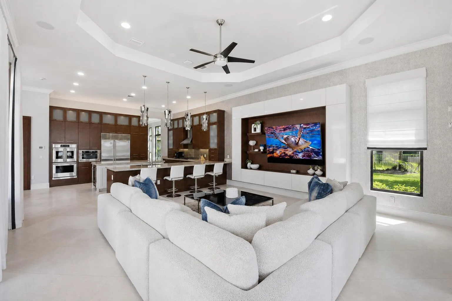 Neutral Decor