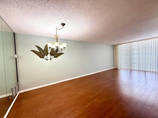 Living/dining room