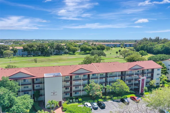 Aerial View Building Buckingham F