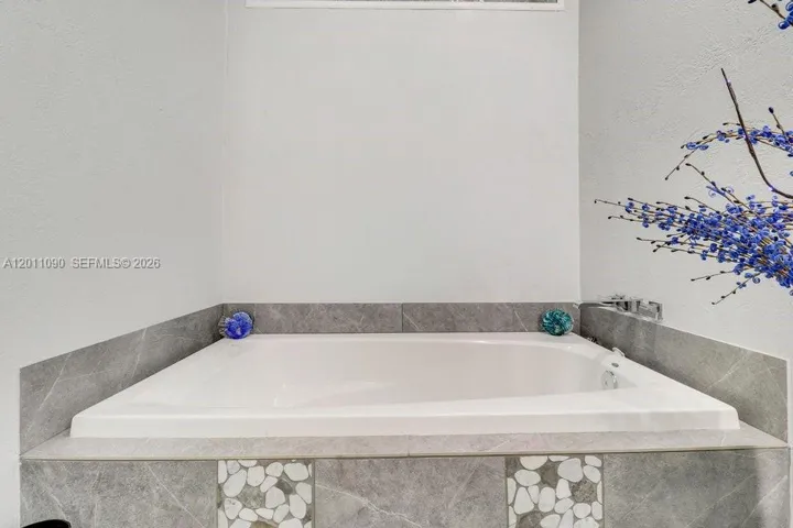 Master tub