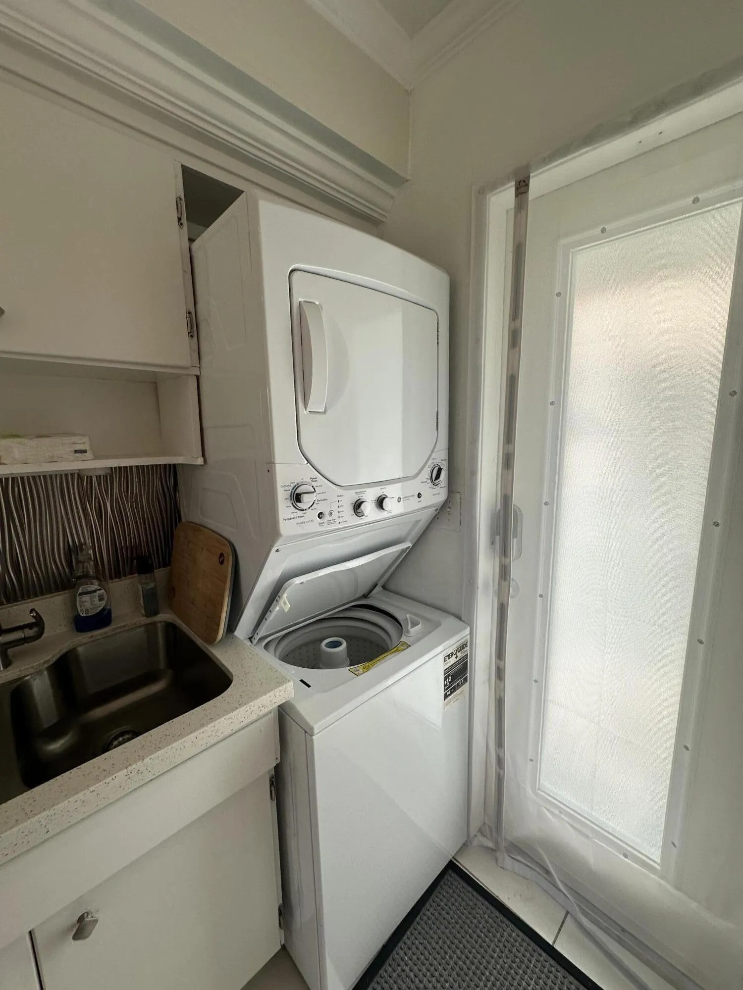 In-unit washer/dryer