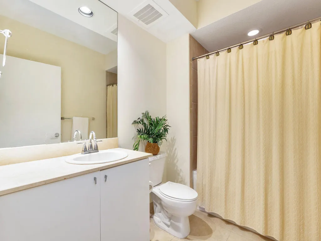 Ensuite bath and great closets