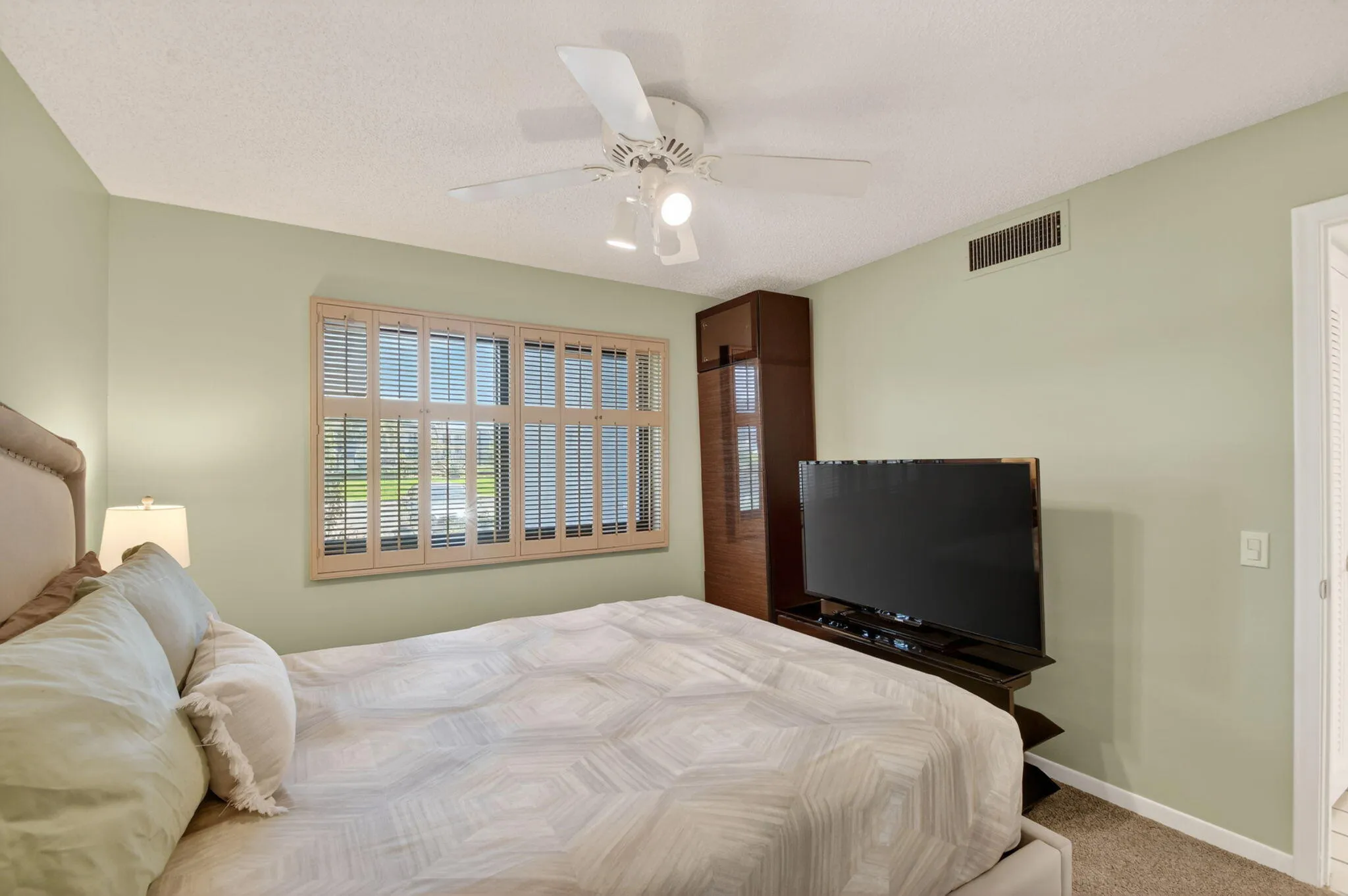 Guest bedroom