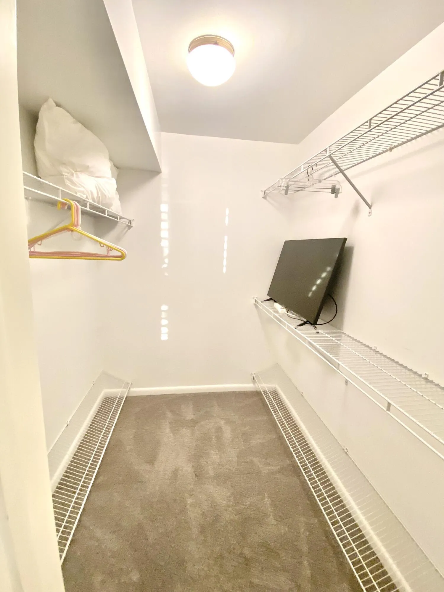 Wal-in closet