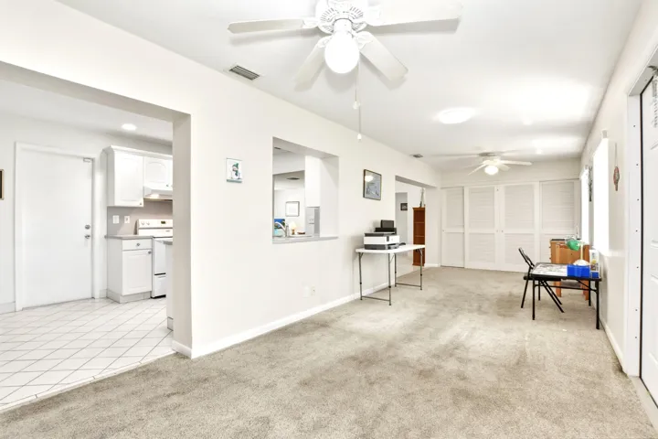 Spacious Florida room