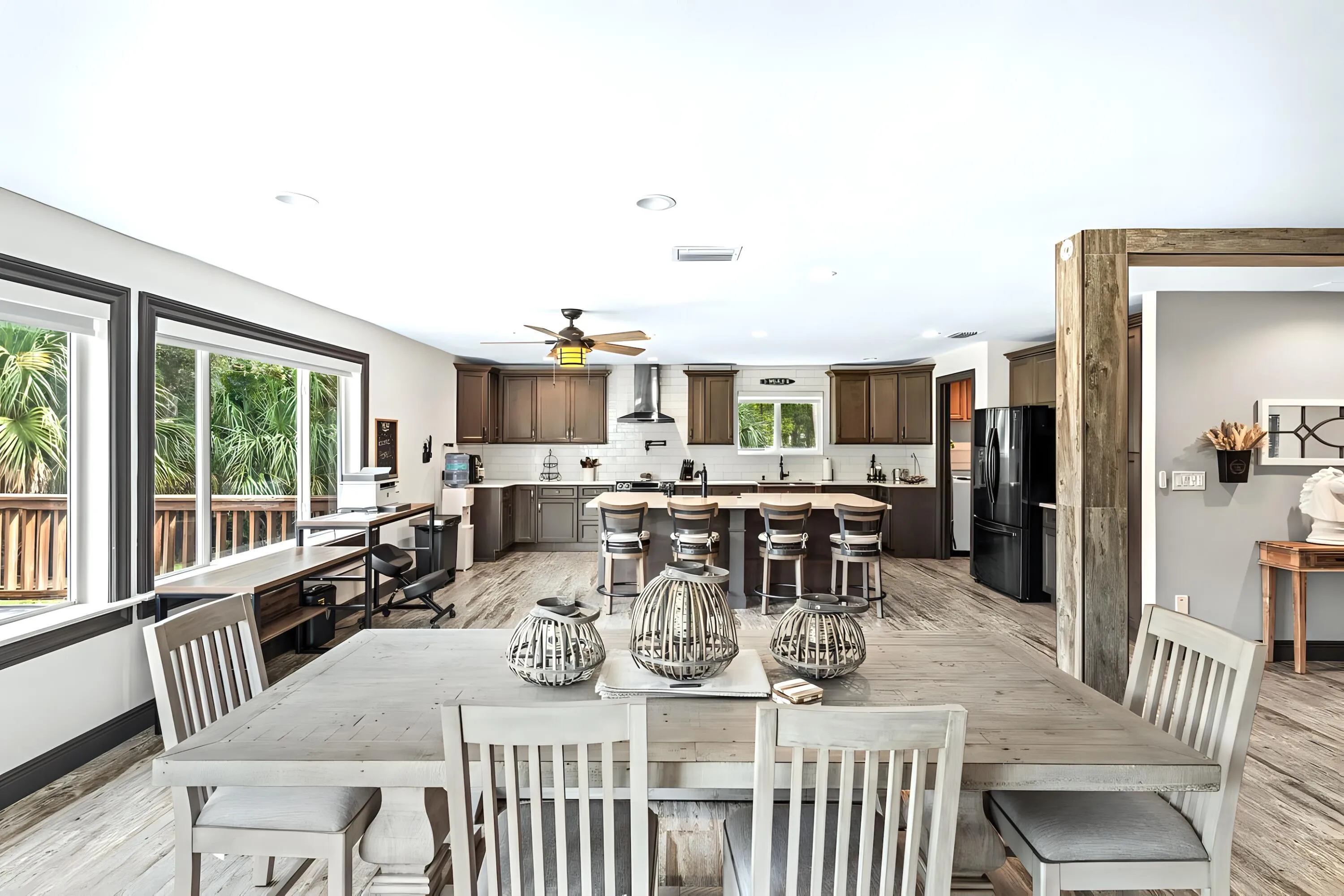 Dining kitchen