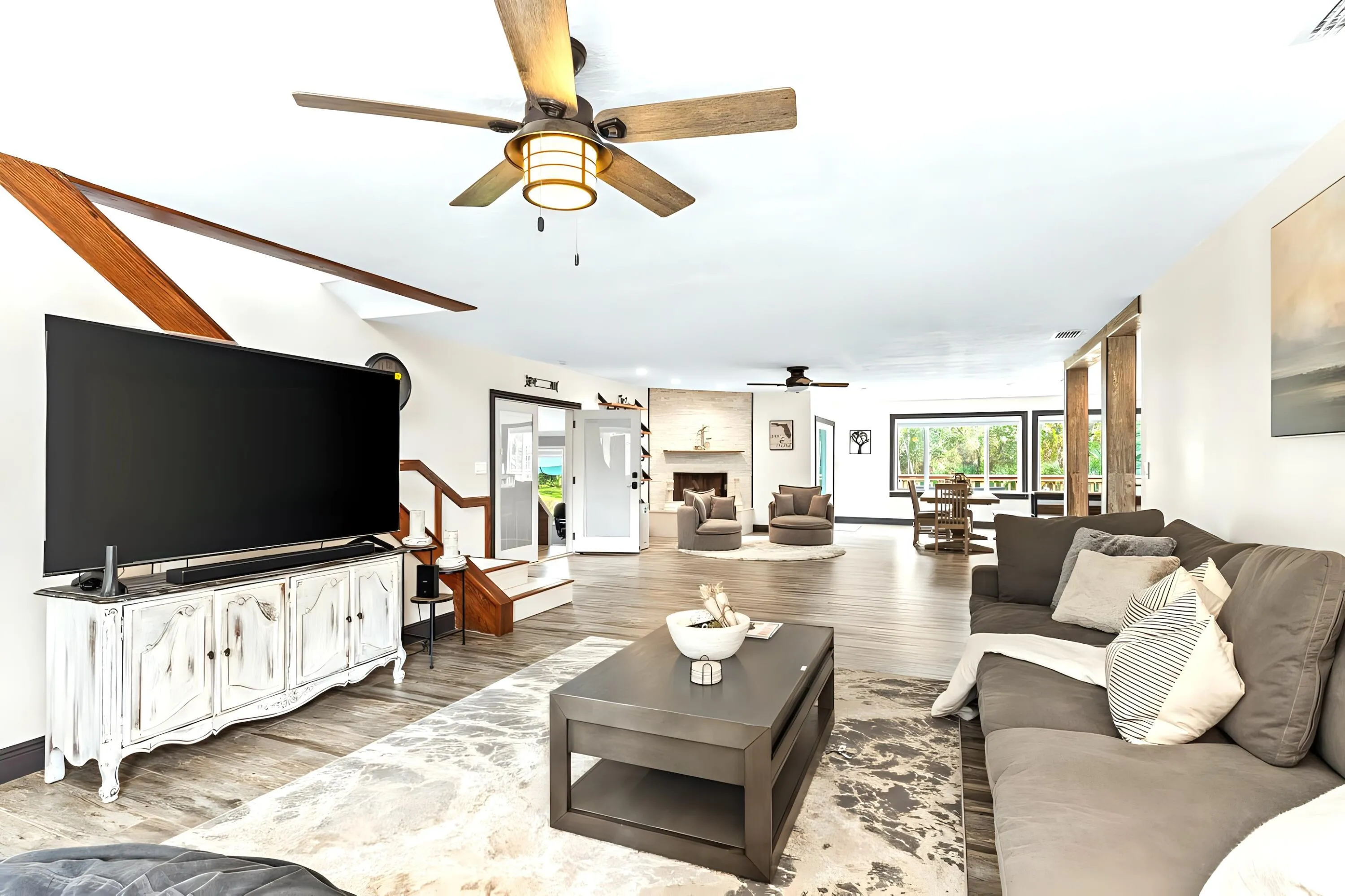 Living looking to dining
