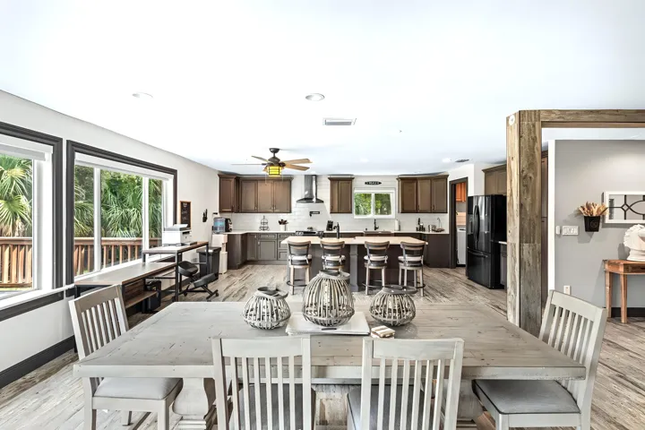 Dining kitchen