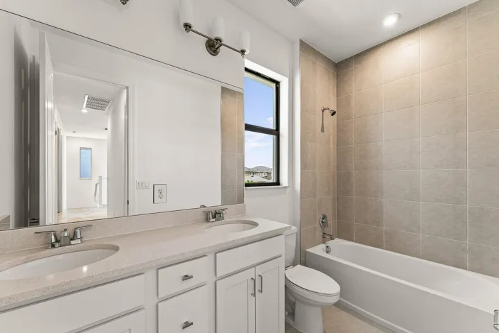 US_SEF_BALLADE_LOT 204_BATH 2