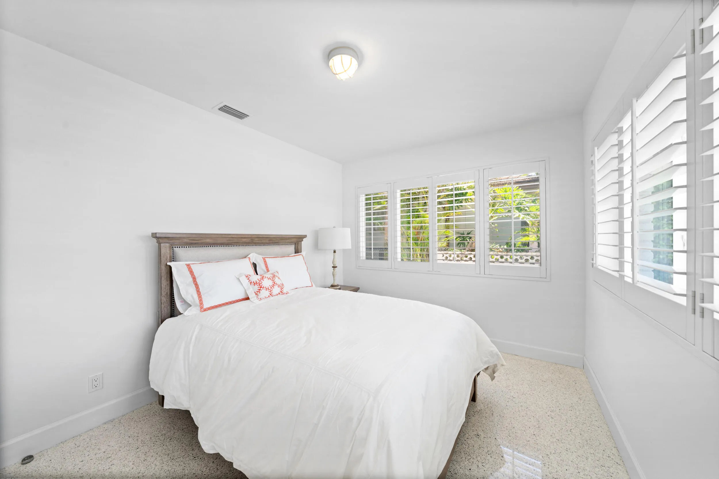 12_bed1