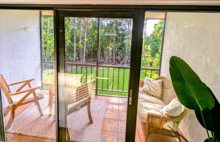 GREAT & SECLUDED PATIO