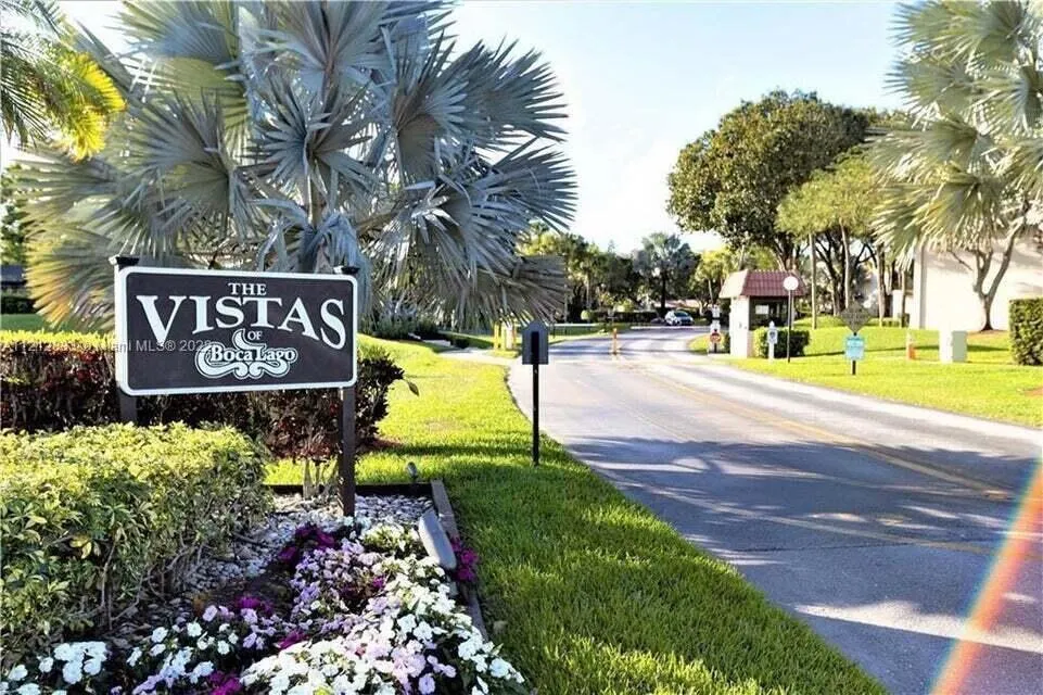 THE VISTAS