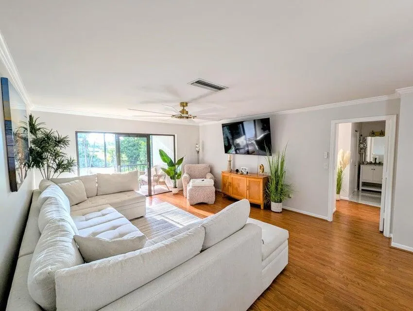 GREAT ENTERTAINING AREA