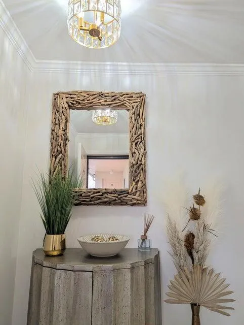 FOYER ENTRY