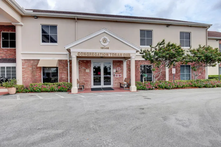 54-web-or-mls-Century Village (27)