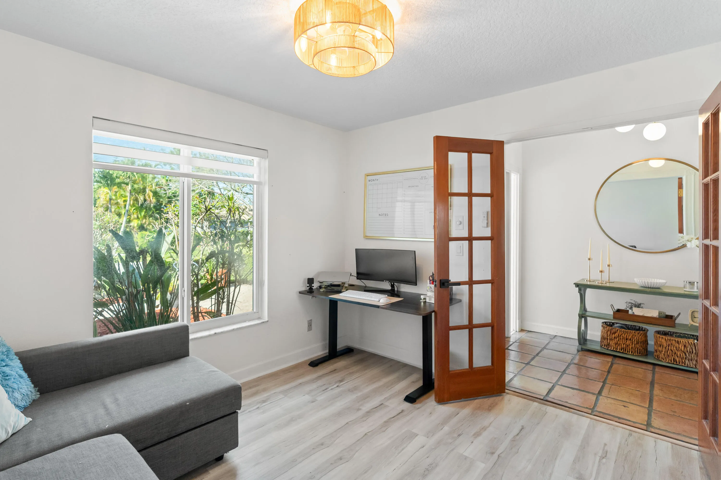 Office room at the entrance, can easily be a 6th bedroom