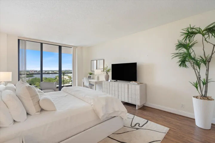 13-1300 S Ocean Blvd Apt 705 Pompano Bea