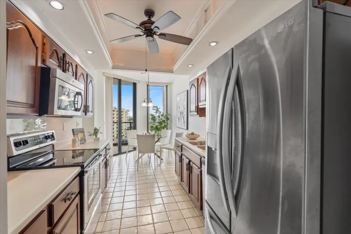 06-1300 S Ocean Blvd Apt 705 Pompano Bea