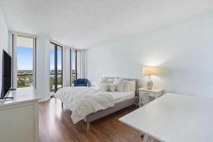 19-1300 S Ocean Blvd Apt 705 Pompano Bea
