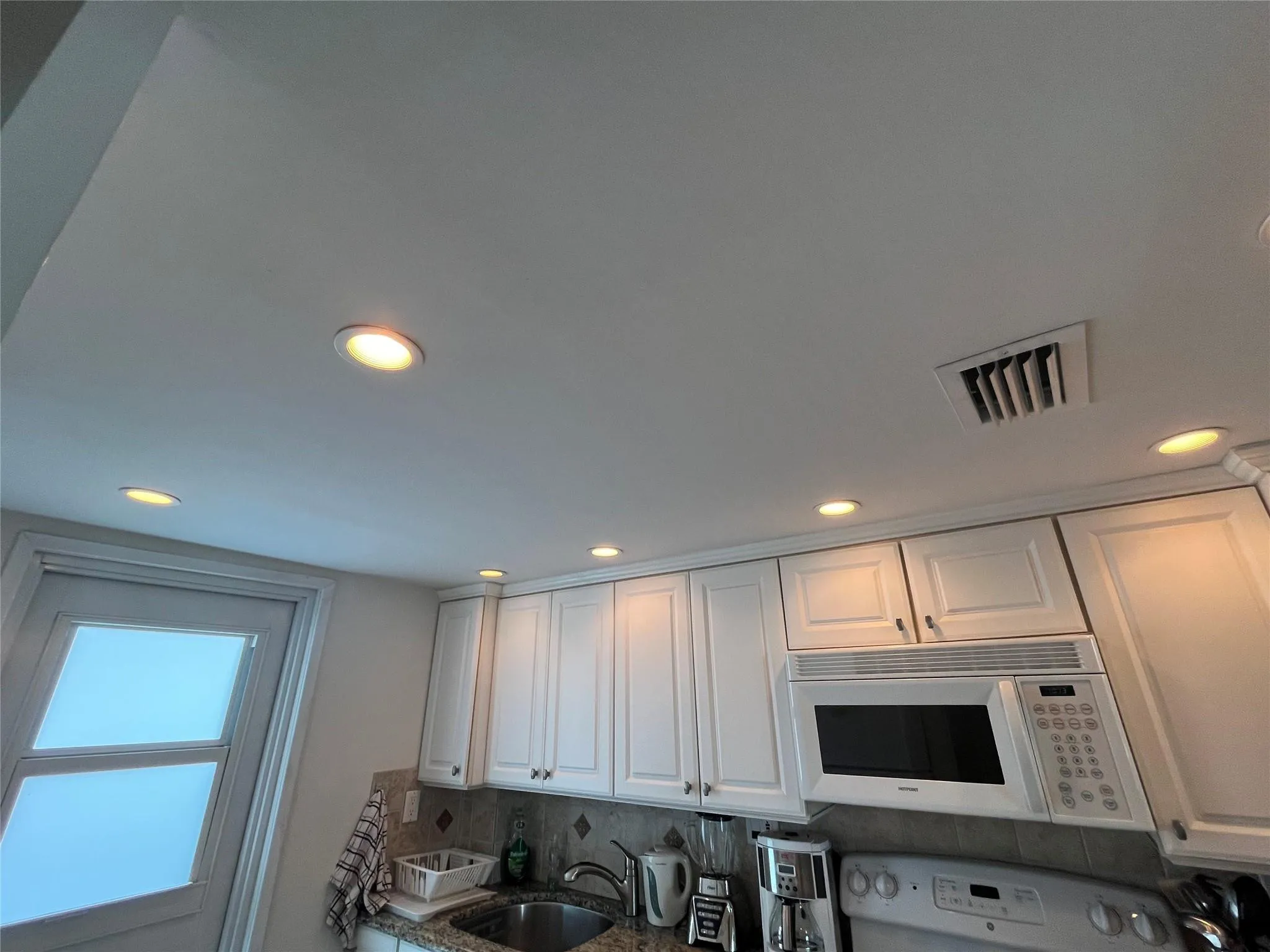 recessed lighting in kitchen