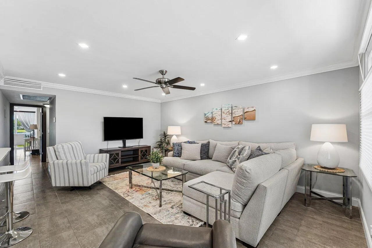 Entry living