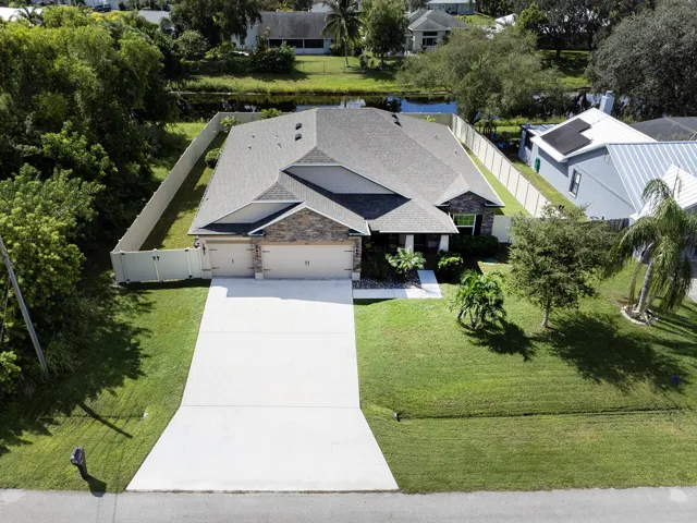 Extensive Drive way and curb appeal