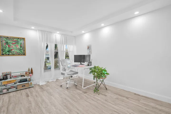 2nd bedroom