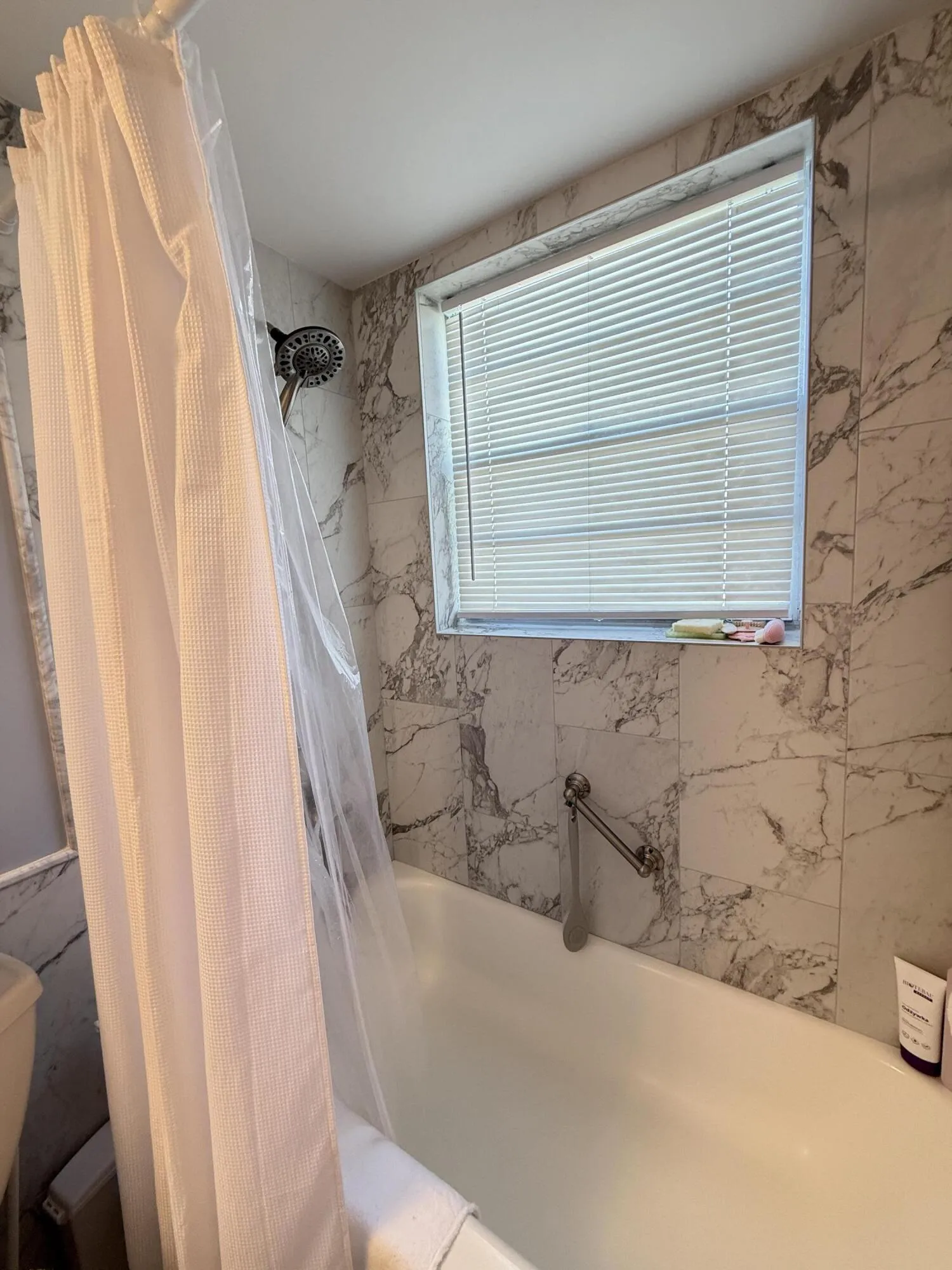 Tub/ shower
