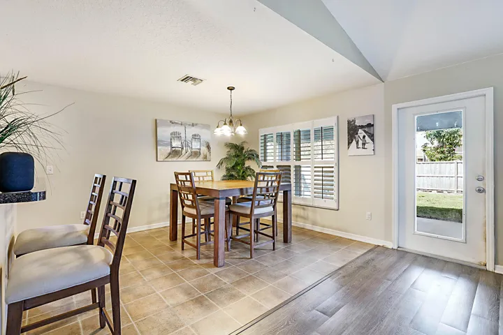 1298 SW Byron St -13