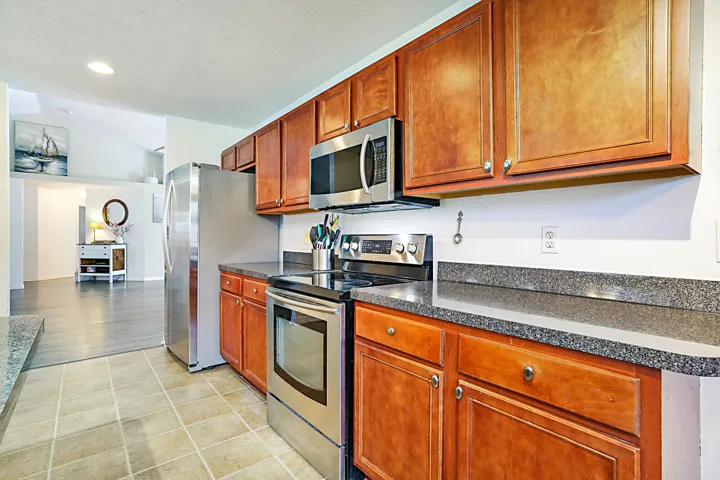 1298 SW Byron St -20