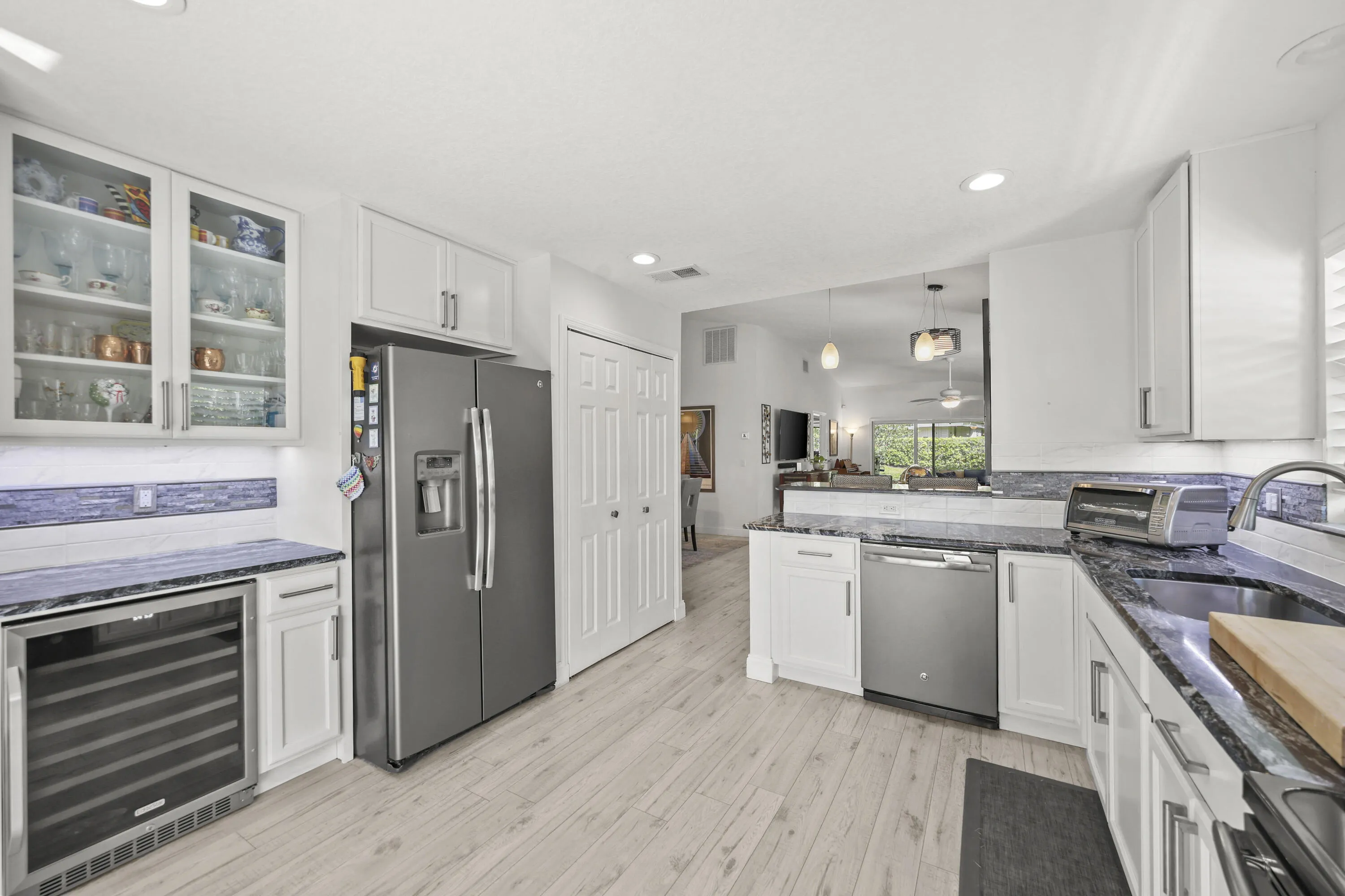 3660 Freshwater Drive - 8.jpg-FULL