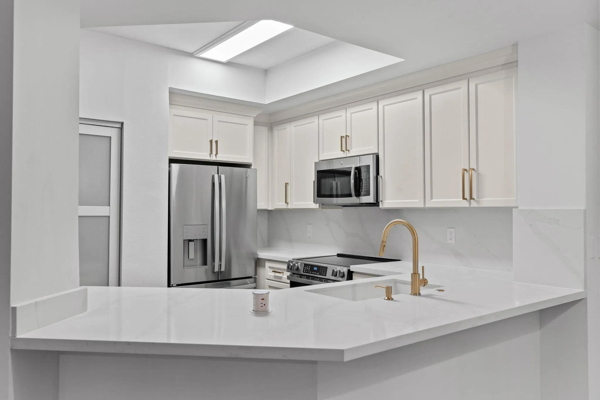 Kitchen/ built-in charger