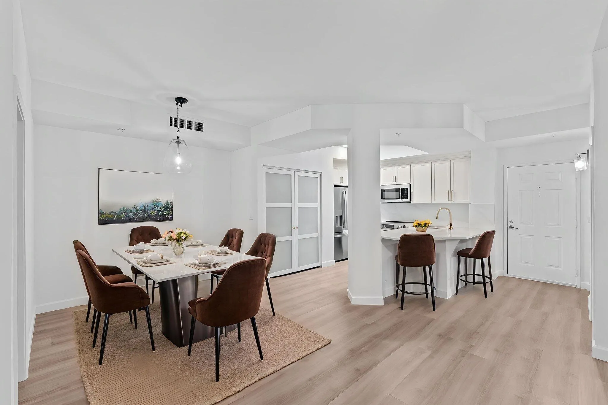 Kitchen/dining area virtually staged