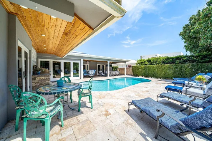 038-2177ArecaPalmRoad-BocaRaton-FL-33432