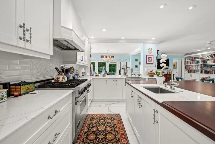 007-2177ArecaPalmRoad-BocaRaton-FL-33432