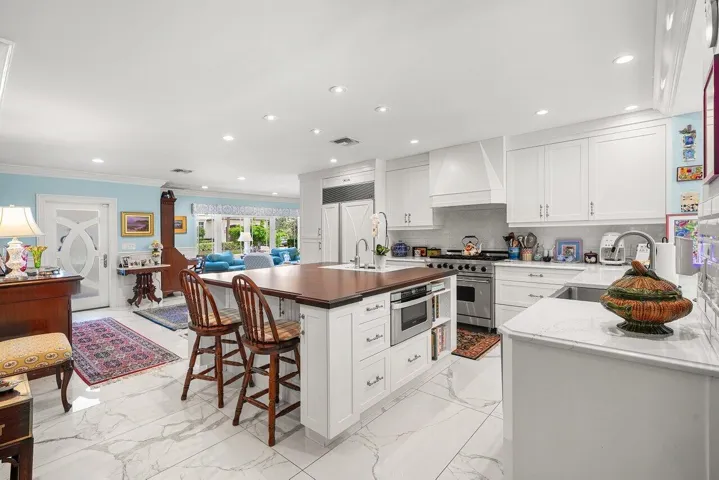009-2177ArecaPalmRoad-BocaRaton-FL-33432