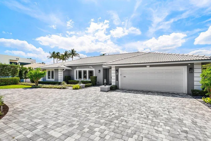 004-2177ArecaPalmRoad-BocaRaton-FL-33432