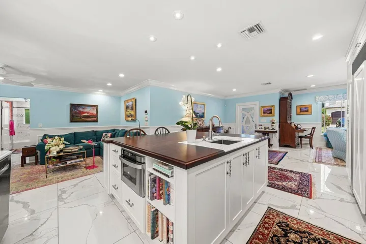 008-2177ArecaPalmRoad-BocaRaton-FL-33432