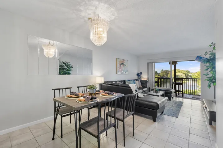 2236 N Cypress Bend Dr u311_005