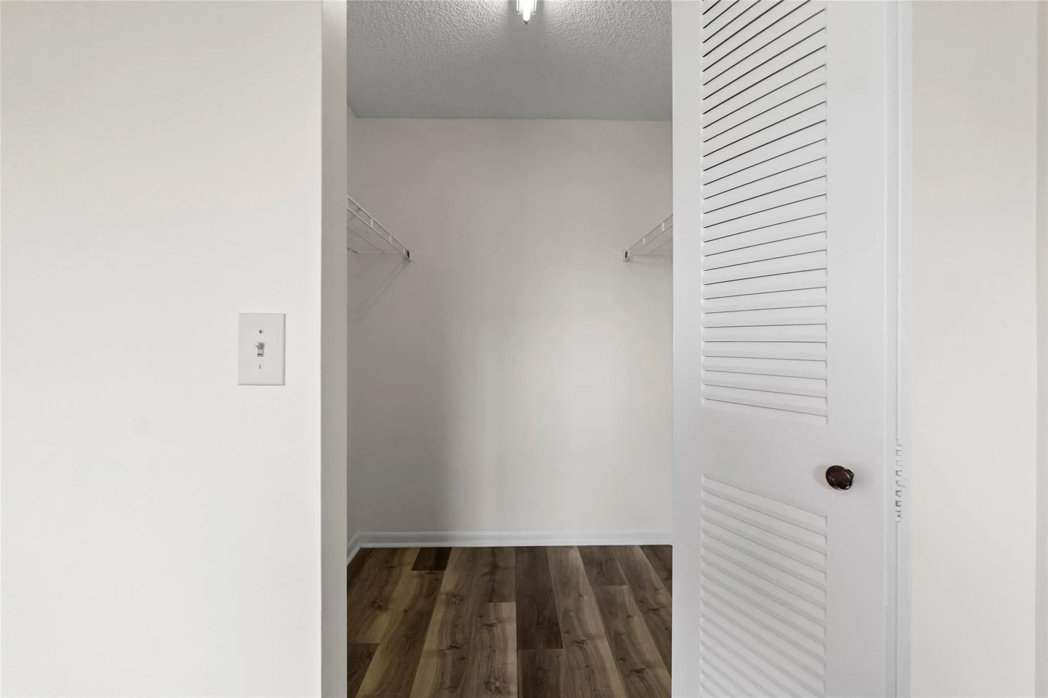 Walk-in Closet