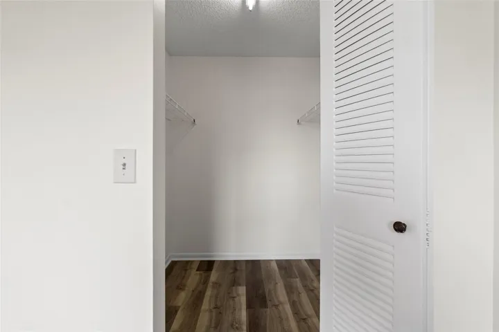 Walk-in Closet