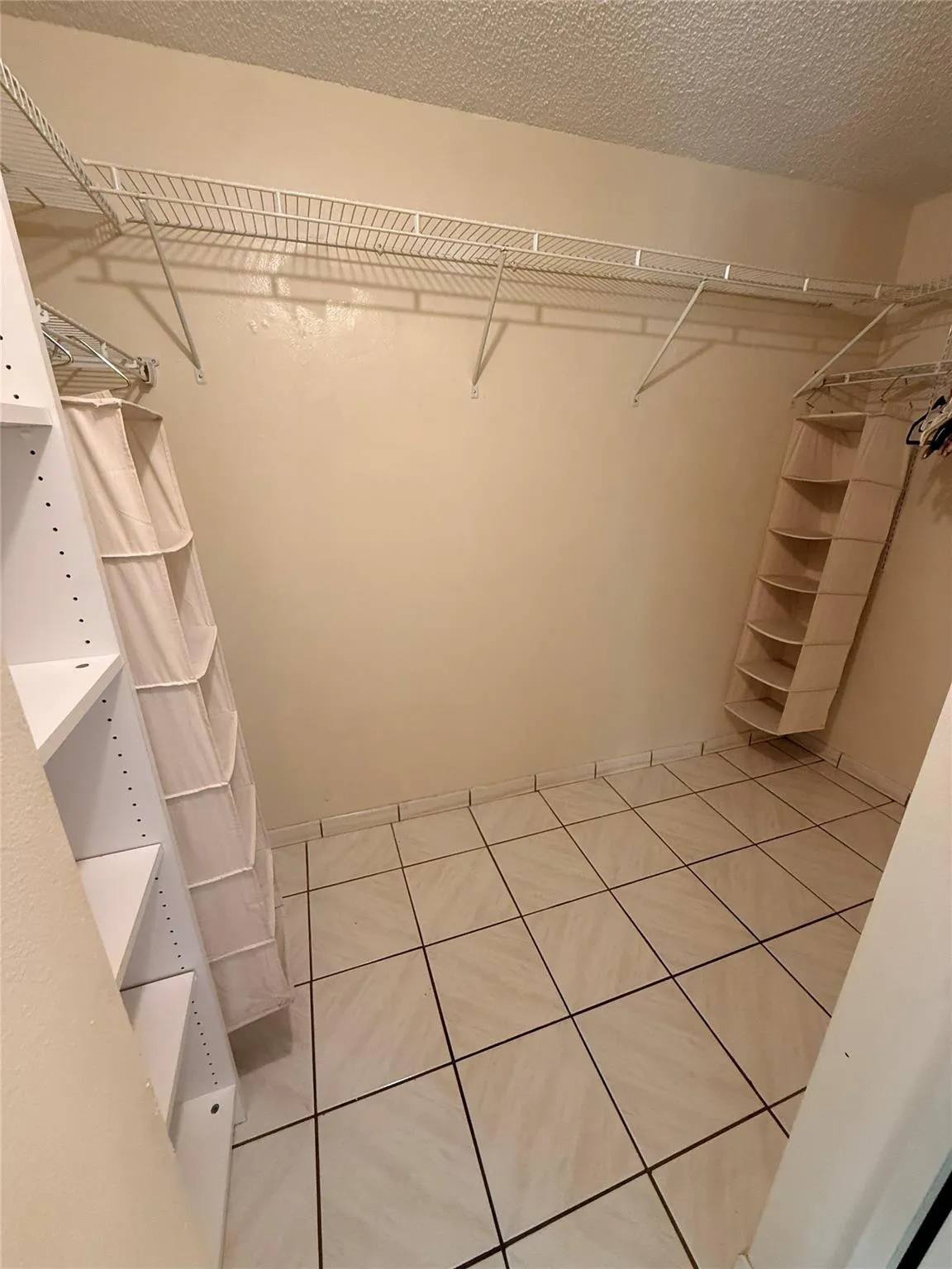 Walking closet