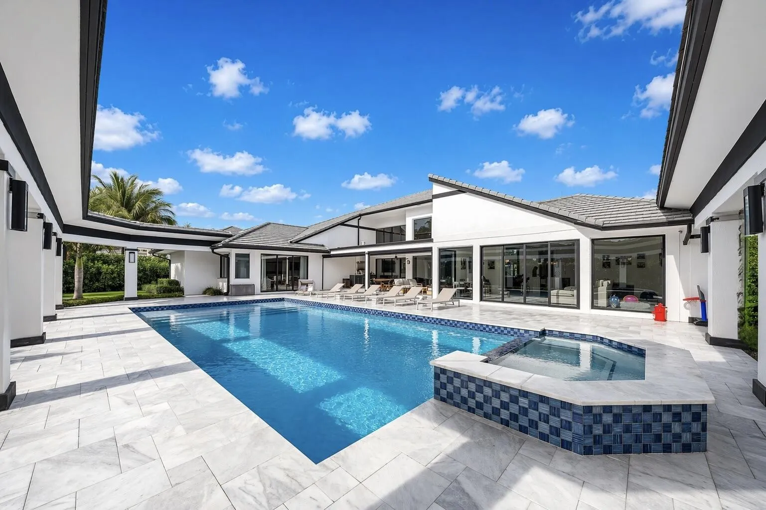 pool back left