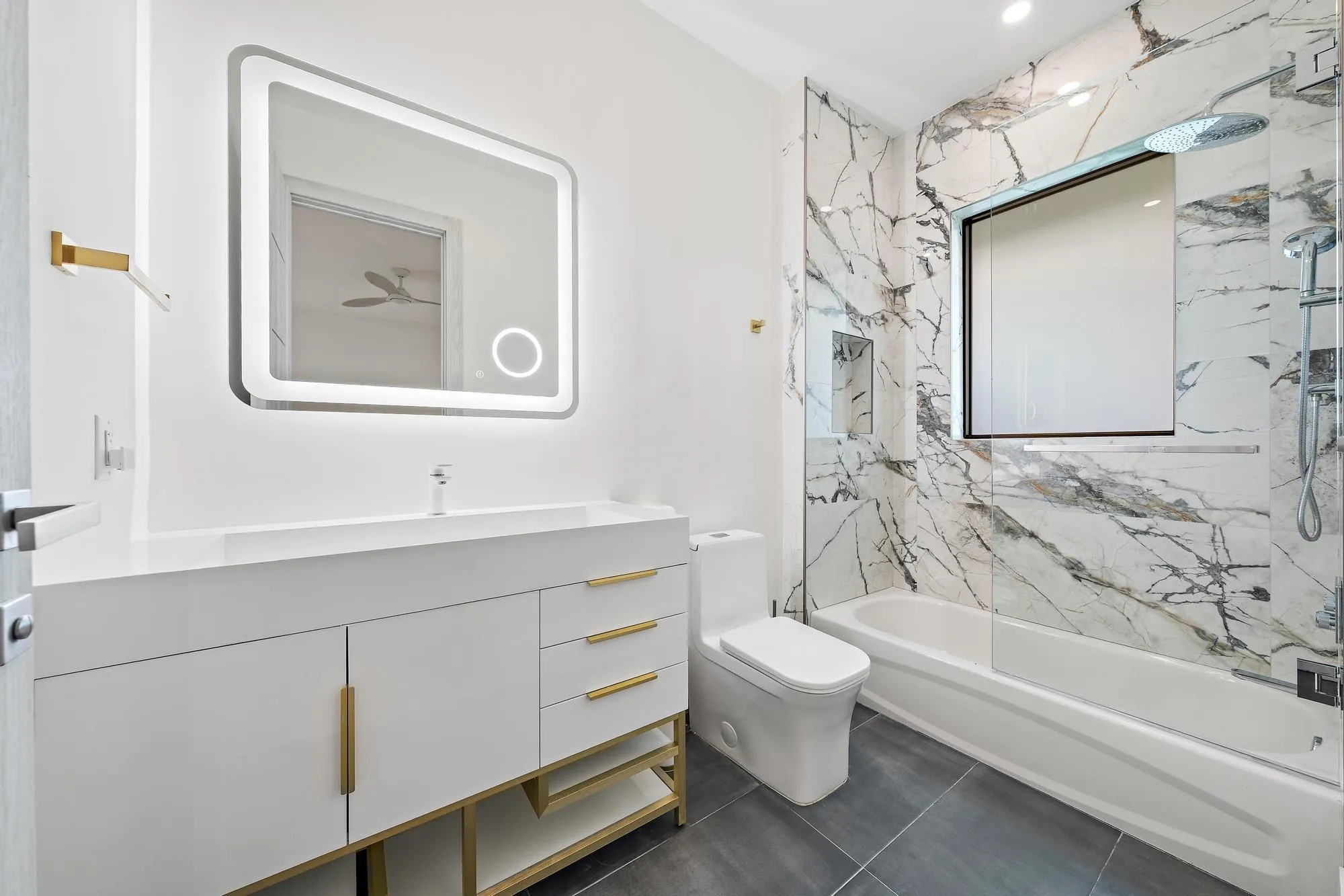 Middle bed bath