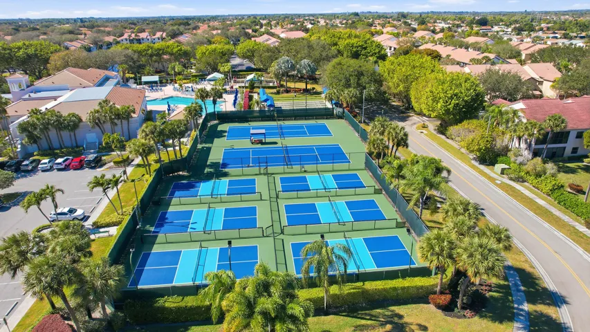v1 pc 24 tennis arial
